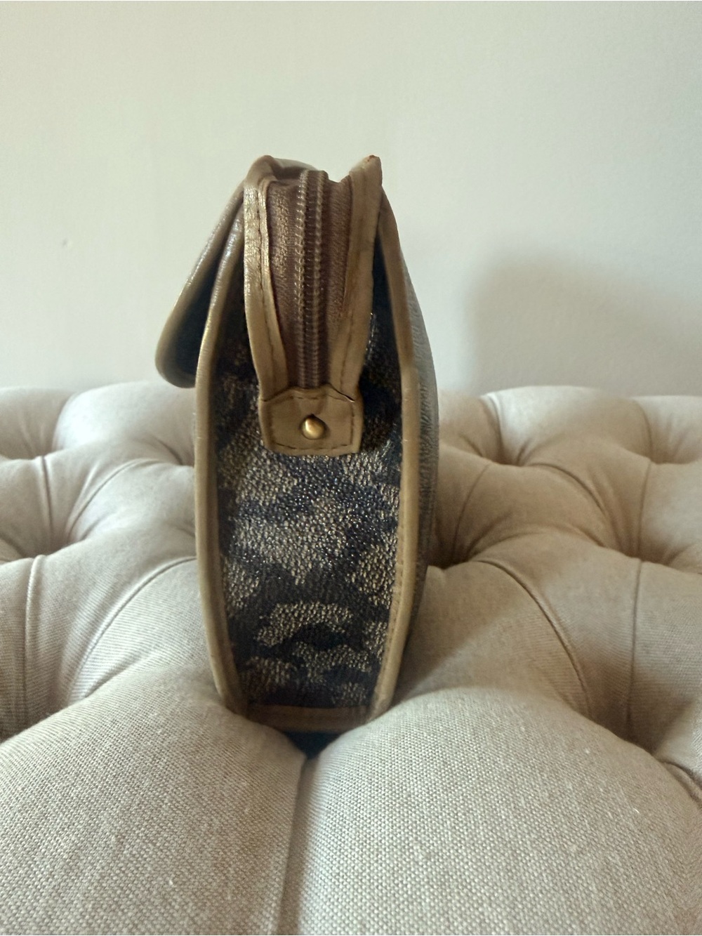 Vintage YSL Yves Saint Laurent Giraffe Print Taupe Gray Canvas Clutch Pouch - Picture 3 of 16